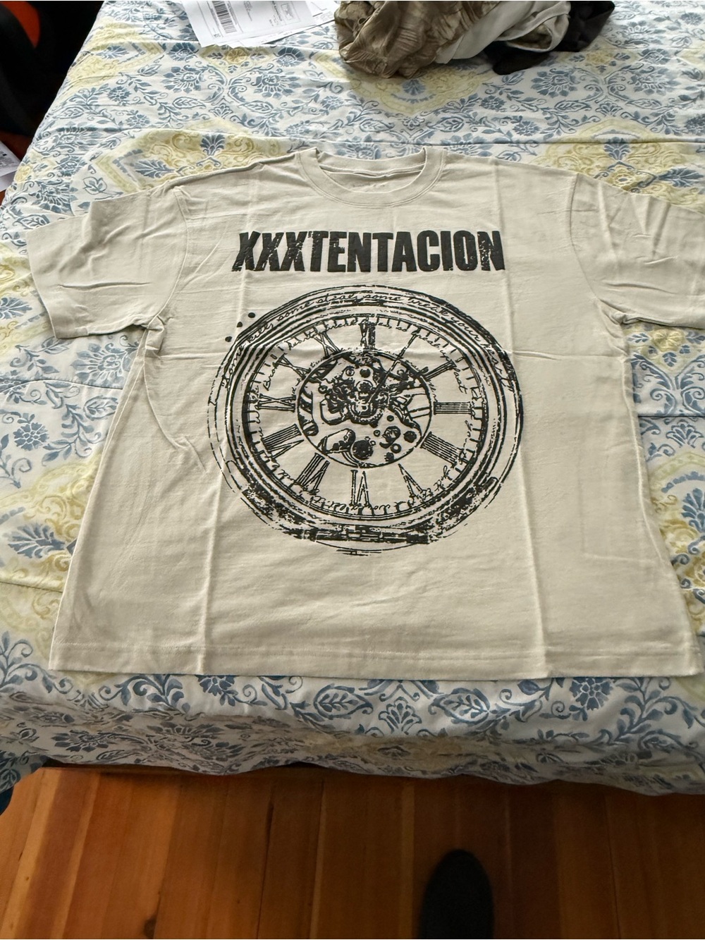 XXXTENTACION One Minute Men’s Cream Graphic Short-Sleeve Tee
